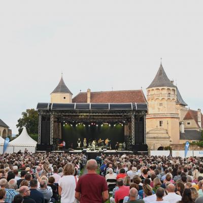 368000641 6893949920615092 7797484763991298016 N